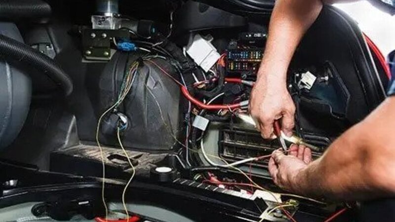 4 Qualities to Seek in a Reliable Mechanic in Scottsdale, AZ